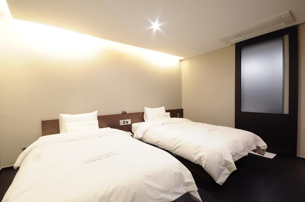 Queens Hotel Seomyeon ปูซาน ภายนอก รูปภาพ