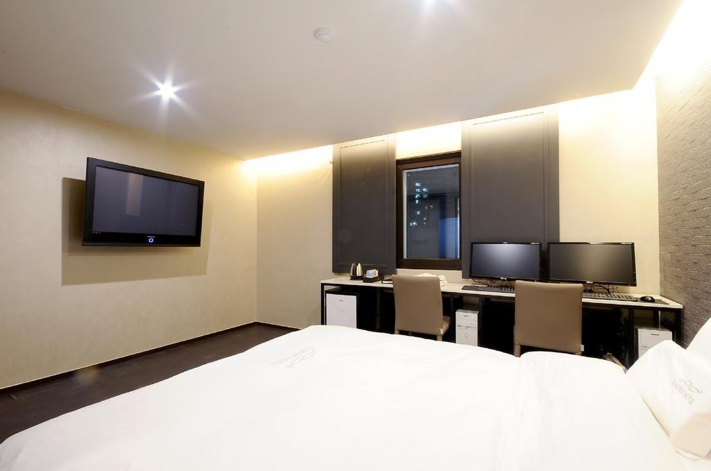 Queens Hotel Seomyeon ปูซาน ภายนอก รูปภาพ