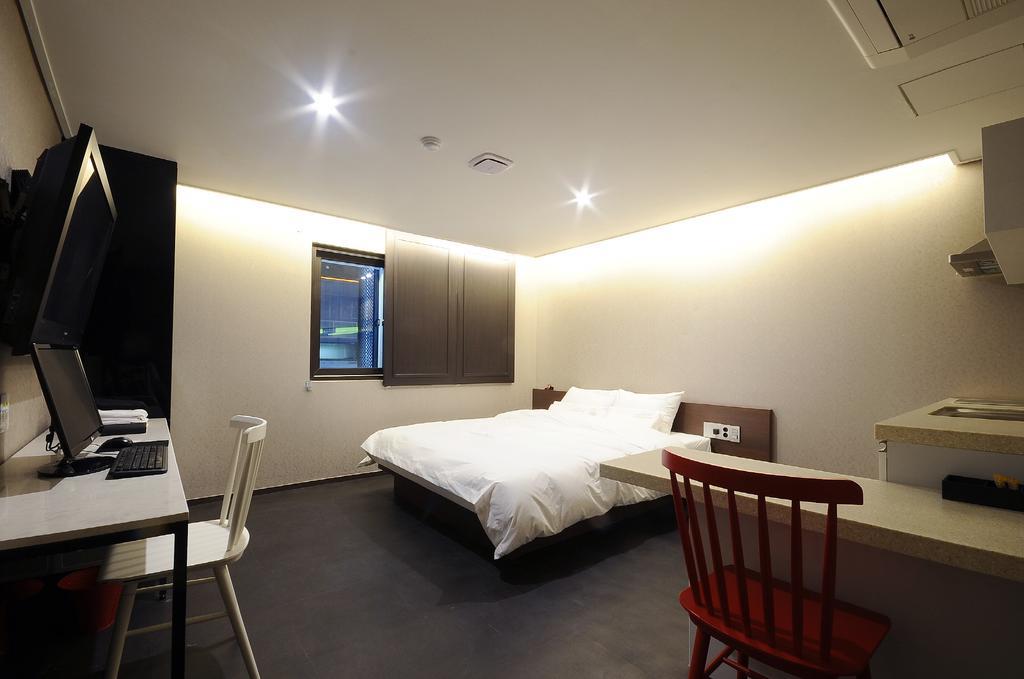 Queens Hotel Seomyeon ปูซาน ภายนอก รูปภาพ