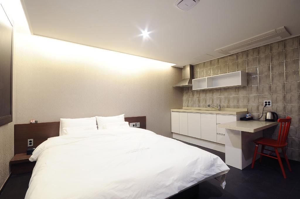 Queens Hotel Seomyeon ปูซาน ภายนอก รูปภาพ